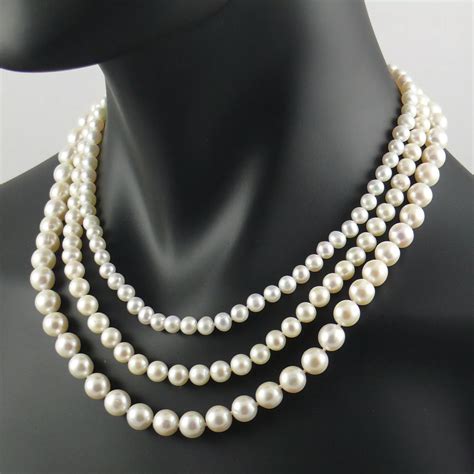 pearl necklace